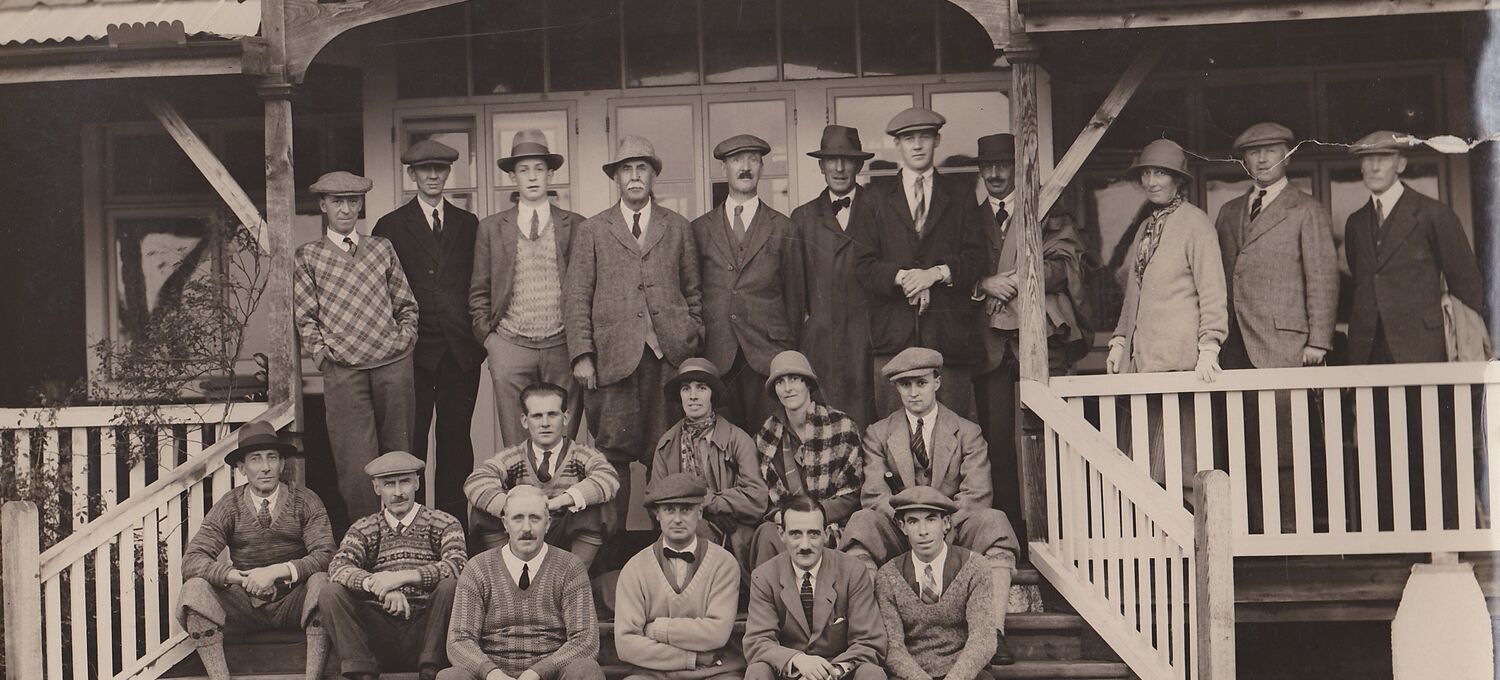 1925 – Front row (l to r) E (Ted). Ray, E. Philips, E, Shearer and Harry Dean (Club Professional)